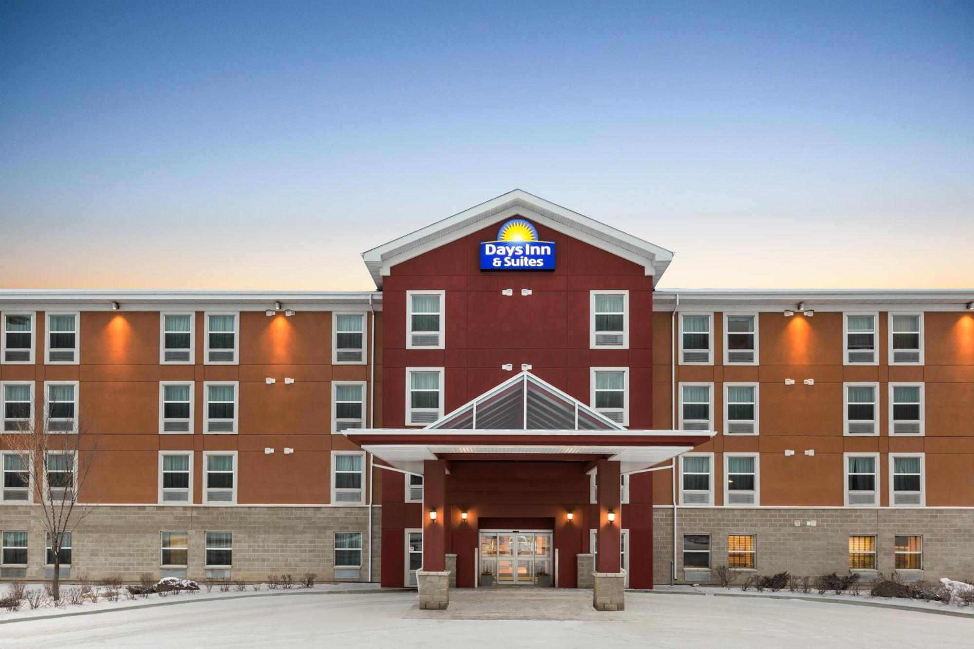 Days Inn & Suites By Wyndham Sherwood Park Edmonton Exterior photo